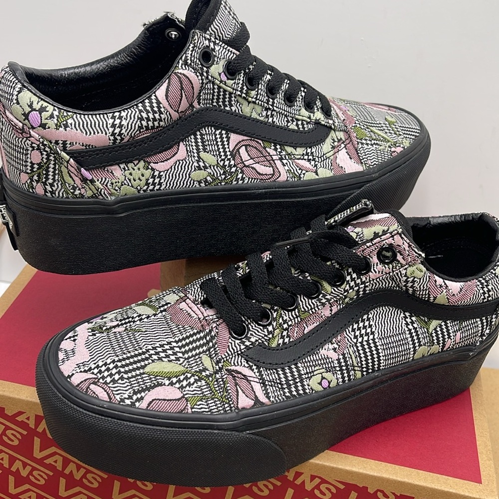 Vans WMNS Old Skool Stackform Tapestry Floral Black VN0009PZBM8
Platforms Snkrs - Picture 10 of 16